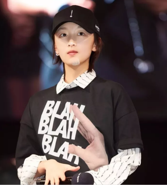 今年秋冬最chic！原來短發(fā)和帽子這么配??！
