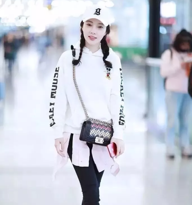 今年秋冬最chic！原來短發(fā)和帽子這么配啊！