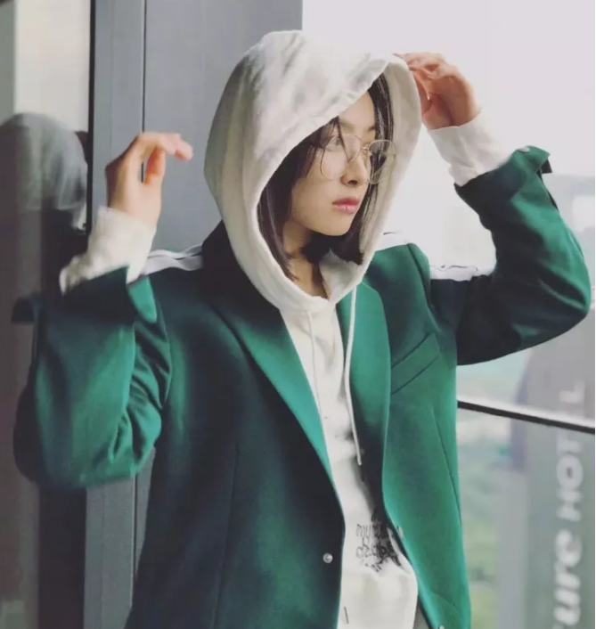 今年秋冬最chic！原來短發(fā)和帽子這么配??！